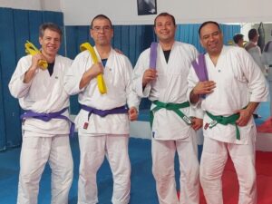 Alunos do Hontai dojo